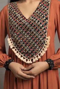 Set of 2: Orange Rust Front Patched Embellished Kurta Dress with Black Hand Block Printed palazzo Pants image 6
