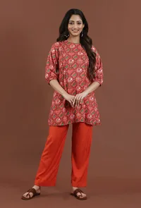 Set of 2: Rust Red Patola Printed Tussar Silk Kurta with Shantoon Straight Pant Set image 1