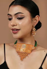 Heritage Kundan Statement Choker image 1