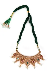 Devika Drape Temple Heritage Kemp Necklace Set with Pearls image 2