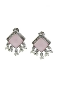 Elegant Cascade Pearls Earrings image 2