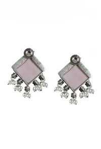 Elegant Cascade Pearls Earrings image 3