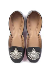 Timeless Black Jutti with Silver Details and Ghungroo image 2