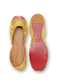 Tuscan Yellow with Pink Brocade Juttis image 2