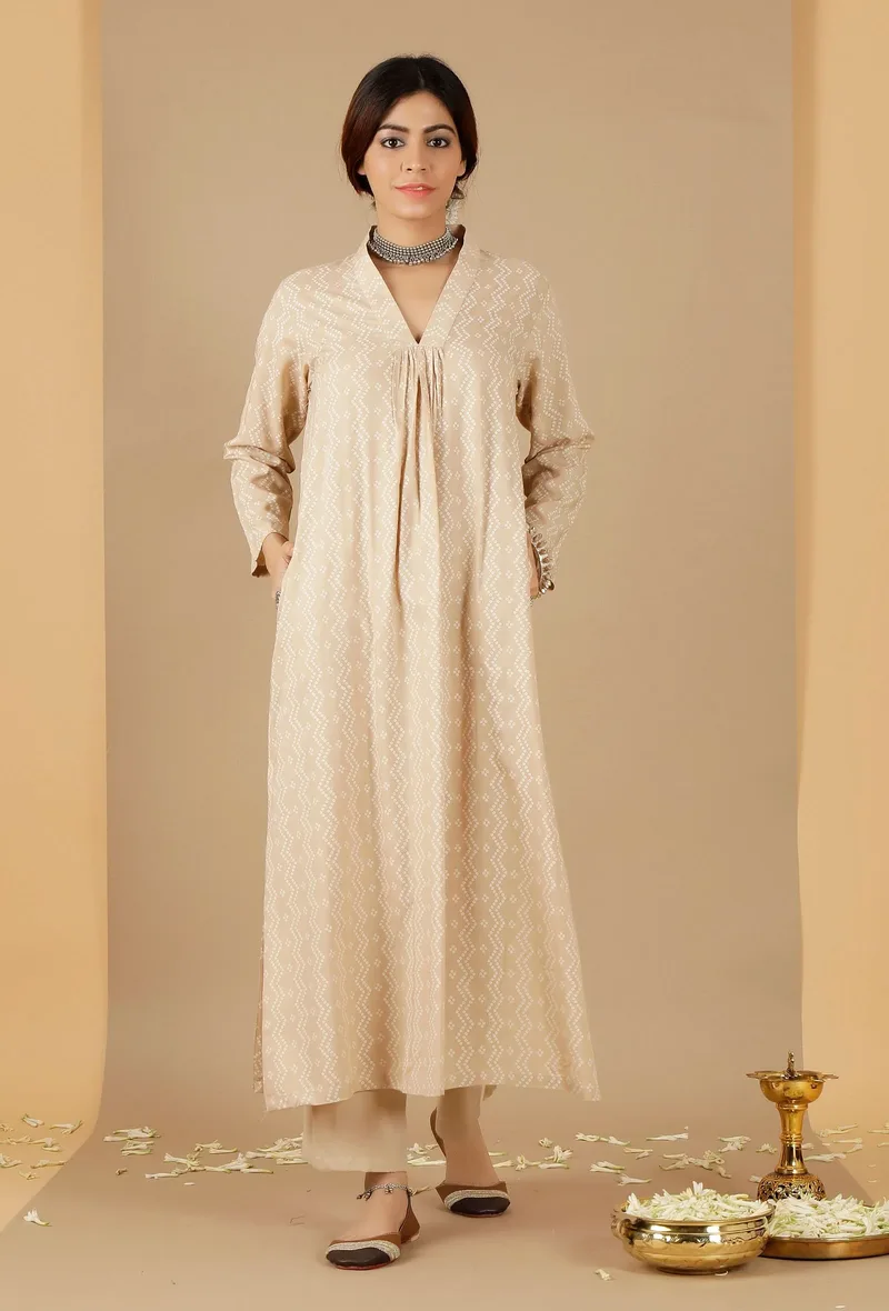 Set Of 2: Beige Gathered Kurta With Pockets & Straight Pants