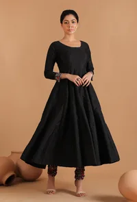 Set Of 3: Aarna Solid Kurta Set With Allover Kalamkari Chooridar & Sheer Organza Dupatta image 2