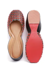 Red and Black Check Tili Aari Embroidery Jutti image 2