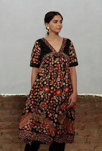 Black Kalamkari Printed Cotton Silk Front Gather Kurta image 3
