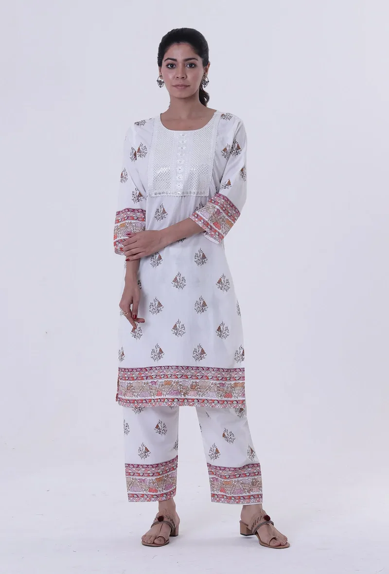 Set Of 2: White Cotton Kurta & Pant With Multicolor Motif