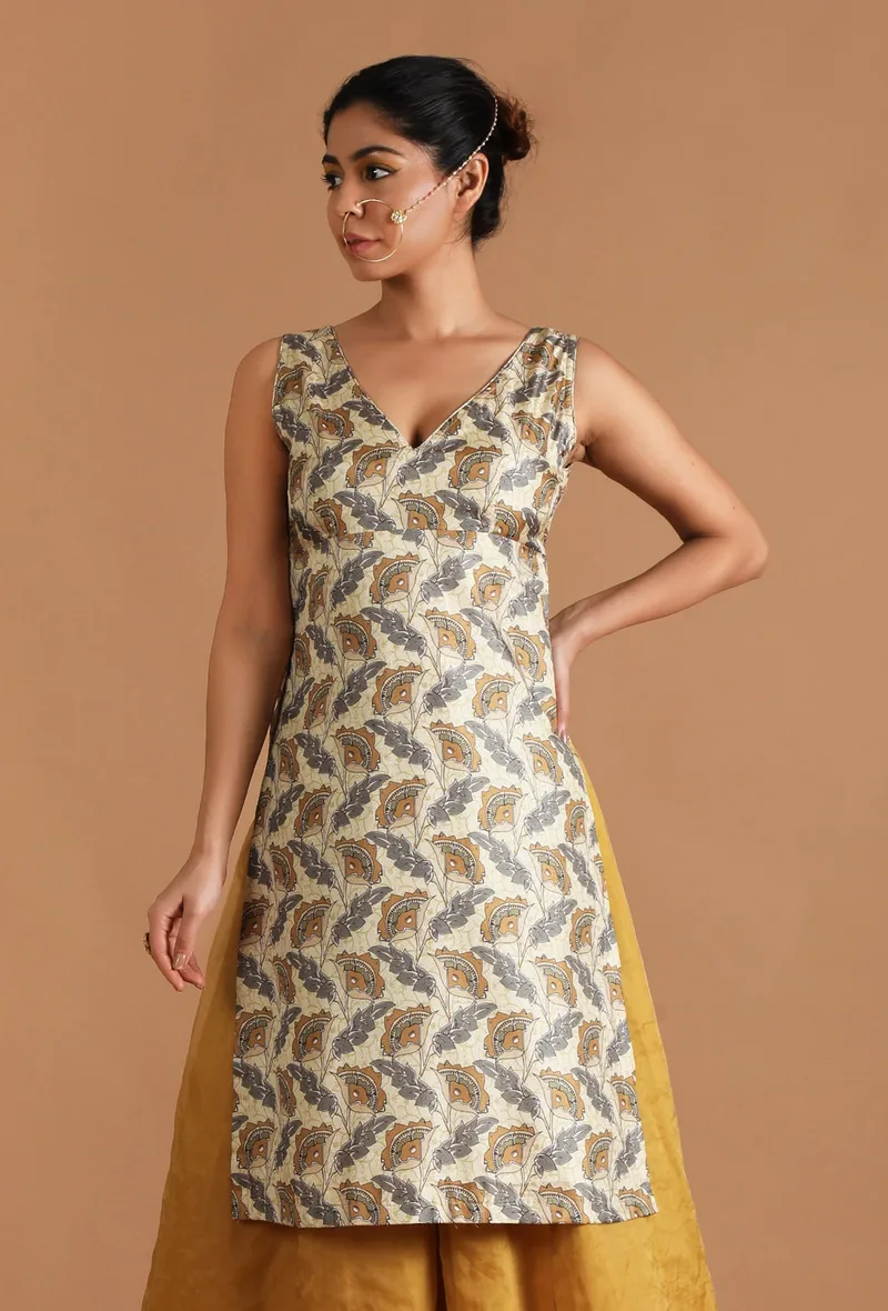 Prisha Allover Kalamkari Straight Kurta