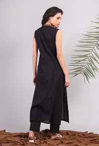 Set of 2: Black Bandhgala Sleeveless Kurta with Solid Black Narrow Pants image 5