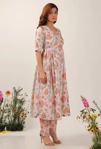 Set Of 2: Cara Floral Chintz Gathered Kurta Dress With Narrow Fit Pants image 2