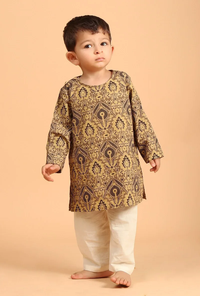 Set Of 2: Azad Khaki Ajrakh Print Cotton Kurta & Off White Pyjama