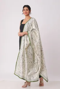Triveni hand embriodered kantha silk dupatta image 2
