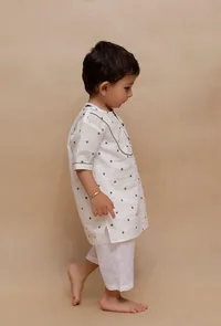 Set of 2: Off-White Polka Dot Printed Kurta Shirt and off-white Capri image 2