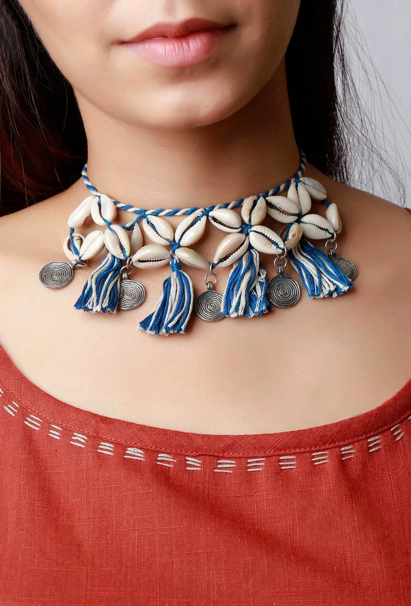 Blue Thread Seashell Necklace