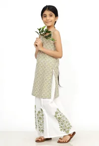 Set of 2: Sage Green Handblock Slip Kurta with Flared Pants image 3