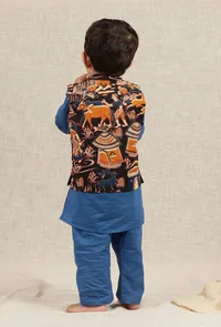 Set Of 3: Duke Blue Cotton Kurta, Pyjama & Black Kalamkari Nehru Jacket image 2