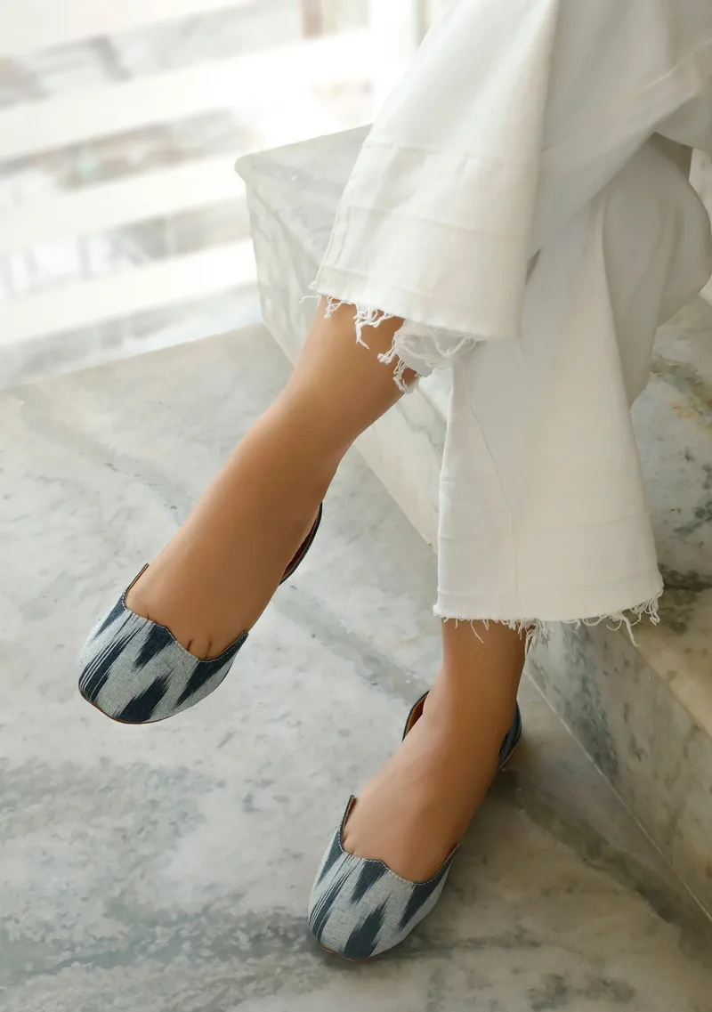 Grey and White Ikkat Cruelty Free Leather Juttis