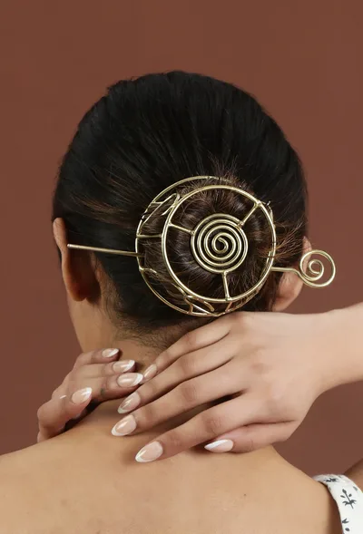 Royal Spiral Cage Brass Juda Pin