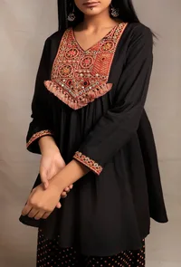 Black Front Embroidered Gathered Short Kurta image 5