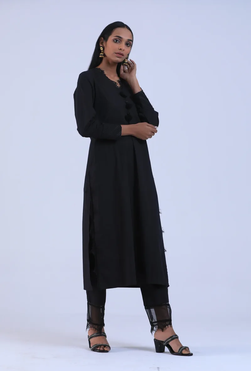 Women Black V-Neck Cotton Kurta