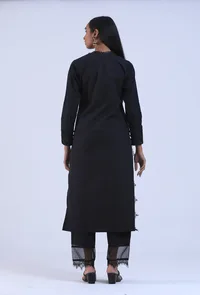Women Black V-Neck Cotton Kurta image 4