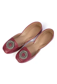 Vibrant Cherry Jutti with Silver Frame Detailing image 3