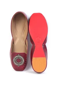 Vibrant Cherry Jutti with Silver Frame Detailing image 4