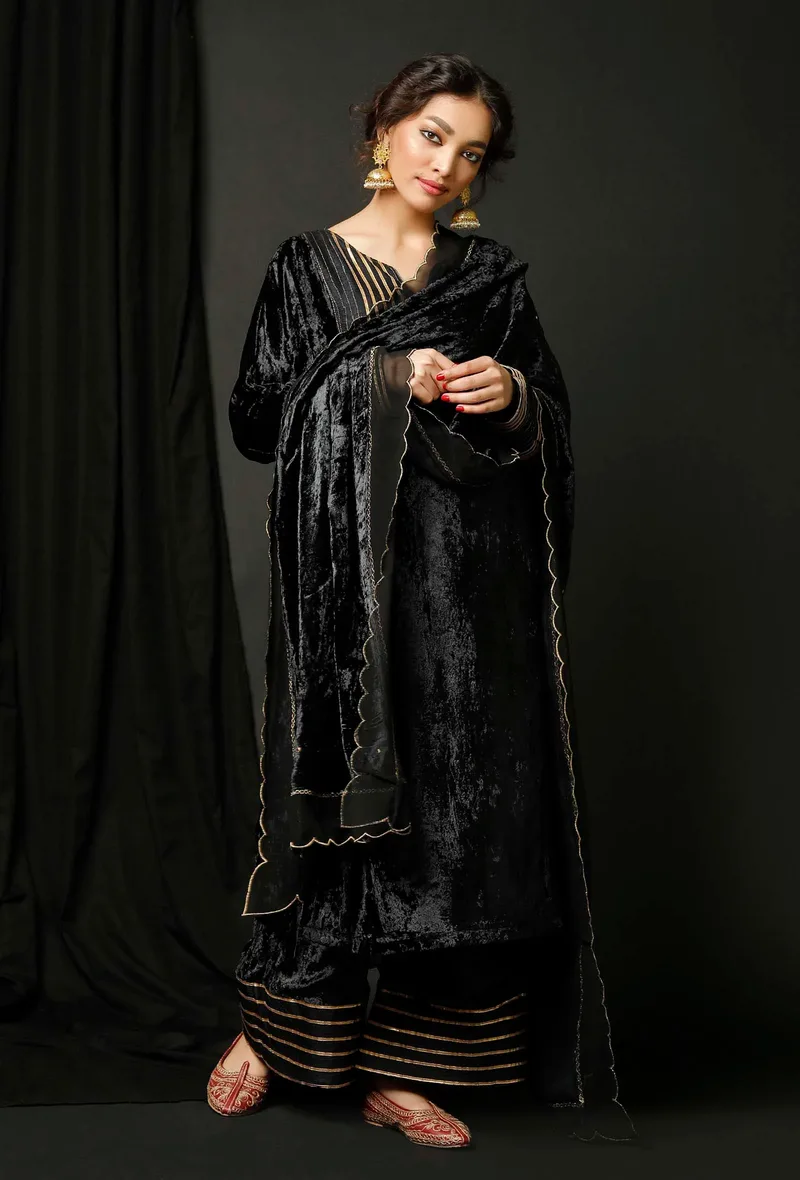 Set of 3 : Black Velvet Phiran with Black Velvet Pallazo and Black Velvet Odhani with Organza Border