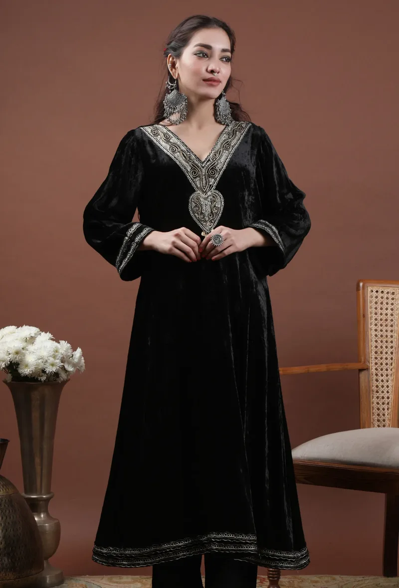 Zalima Black Velvet Tilla Embroidered Phiran Kurta