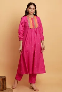Set of 2:  Pink  A-line Woven Kurta with Pink Woven Straight Pants image 2