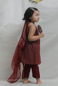 Set of 3: Maroon Chanderi Slip Kurta with Pants and Dupatta image 3