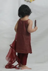 Set of 3: Maroon Chanderi Slip Kurta with Pants and Dupatta image 4