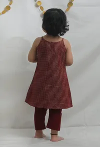 Set of 3: Maroon Chanderi Slip Kurta with Pants and Dupatta image 5