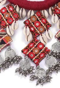 Burgundy Red Kutch Cowry Shell Necklace image 3