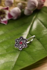 Flowered hand design nosepin image 1