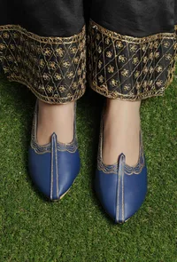 Blue Zari Aari Embroidered Juttis image 2