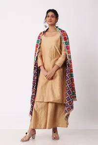 Neela allover embriodred phoolkari dupatta image 1