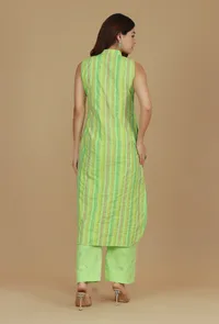 Set of 2 Lime Green Striped Sleeveless Kurta with Booti Embroidered Pants image 3