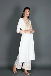 White Cotton Kurta With Floral Kantha Embroidery image 2