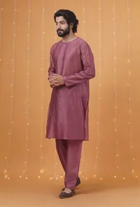 Set Of 2: Grape Chanderi Kurta & Pajama image 2