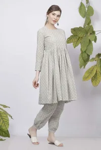 Set of 2: Sage Green Floral Hand-Block Printed Cotton Gathered Kurta With Handblock Printed Cotton Dhoti image 2