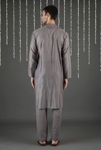 Set Of 2: Evak Grey Chanderi Kurta & Straight Pants image 4