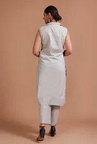 Set Of 2: Light Grey Cotton Solid Plain Kurta & Pant Set image 3