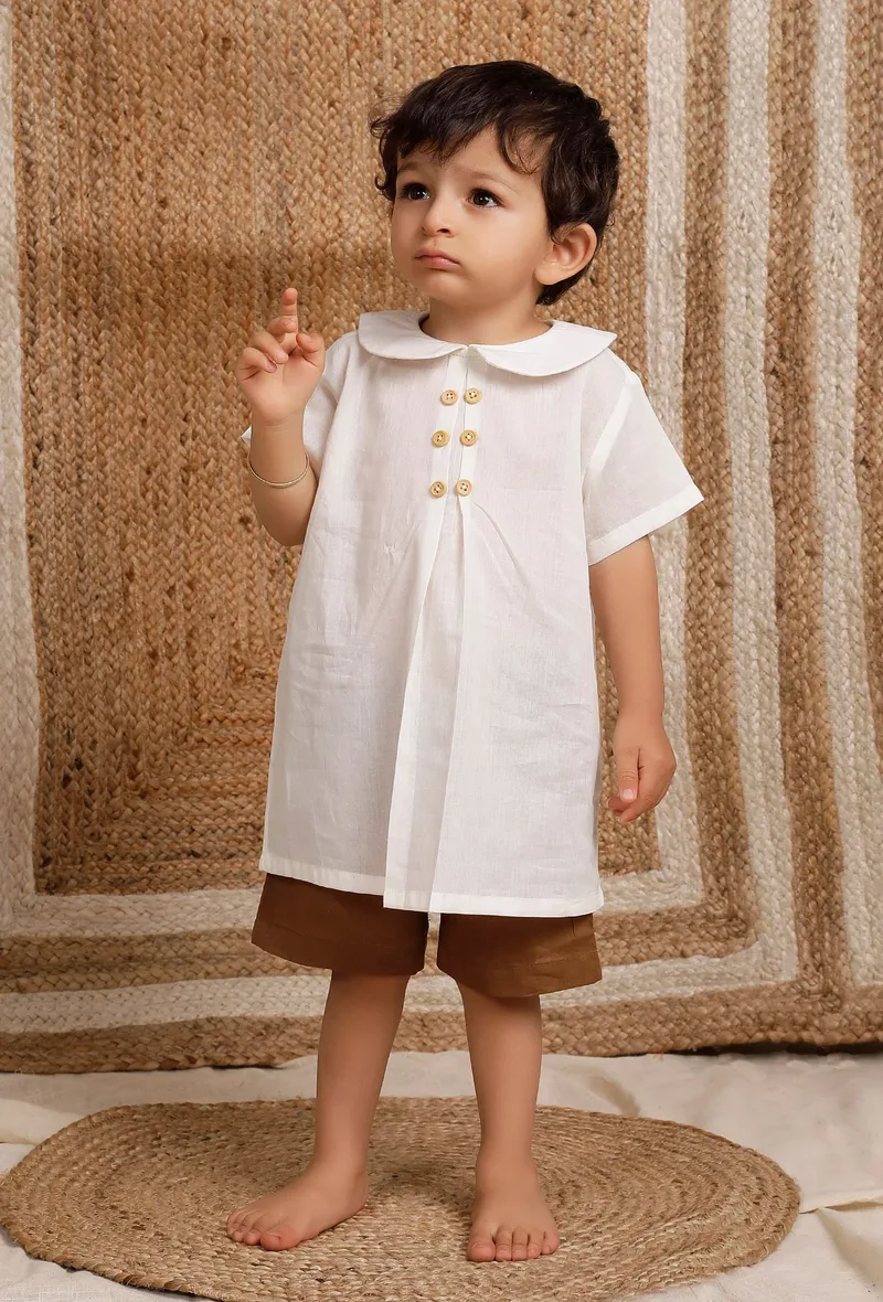 Set Of 2: Off-white Mul Mul Short Kurta With Dark Brown Short