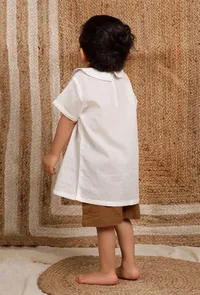 Set Of 2: Off-white Mul Mul Short Kurta With Dark Brown Short image 3