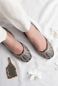 Aileen Black Dori Zari Embroidered Jutti image 1