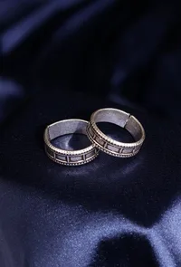 Ojasvi Elegant German Silver Adjustable Toe Ring image 1