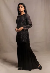 Set of 2: Black Hand Block Printed Straight Short Kurta with Black Solid Cotton Rayon Sharara image 2